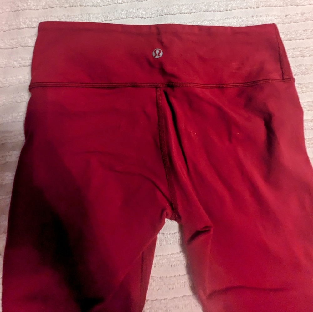 {Lululemon} cropped leggings